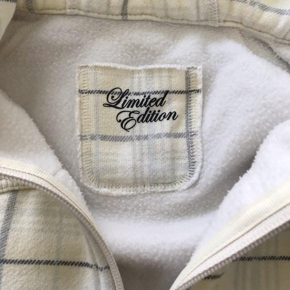 Lululemon Scuba Hoodie (worn once - like new) - Picture 4 of 5